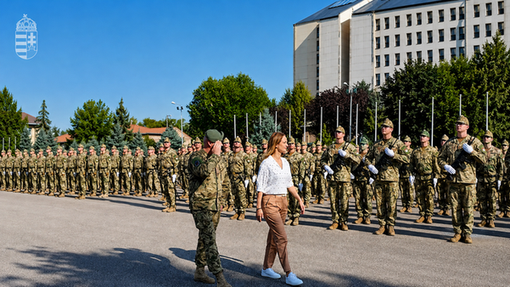 Forsthoffer Ágnes a tisztavatásra készülő honvédeknél: „Érezni lehetett az erőt, ami ebben a közösségben van”